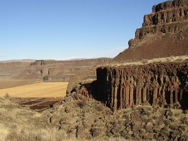 basalt-columbia-river-380.jpg