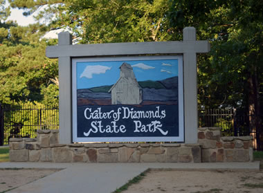 Cráter de Diamonds Park Sign