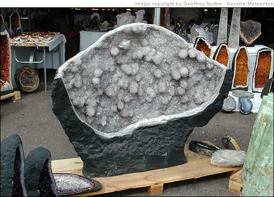 giant crystal geodes