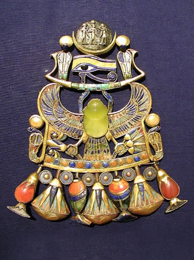 Libyan Desert Glass in Tutankhamun's necklace