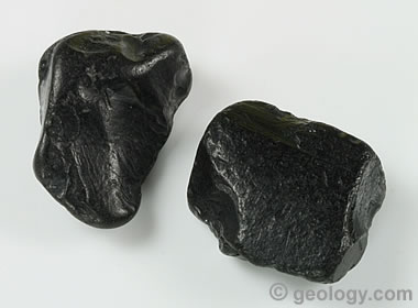 ID Guides / Rocks and Minerals / Lignite (Jet)