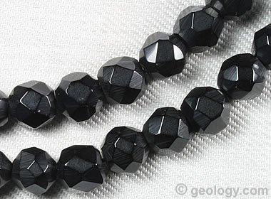 Faceted jet beads