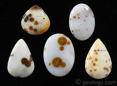 polka dot agate