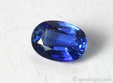 Kyanite: The blue mineral kyanite information and pictures