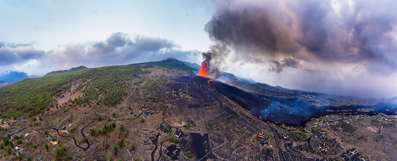 cinder eruption at Cumbre Vieja Volcano