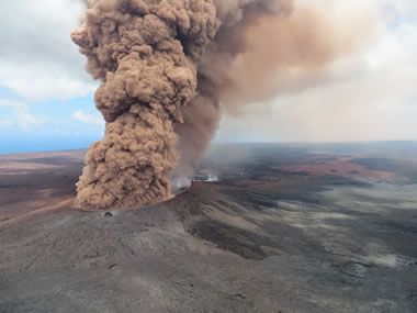 Red Ash Plume at Pu'u'ō'ō