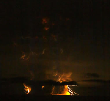 Volcanic Lightning at Redoubt