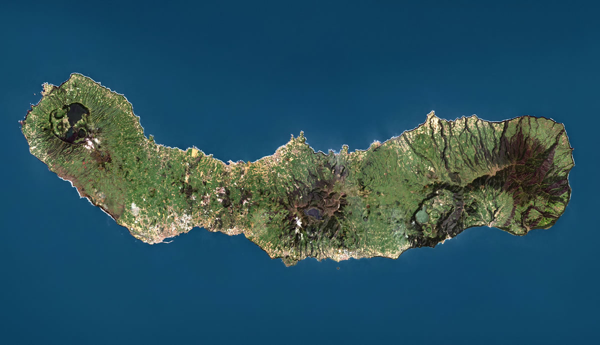 Map of Portugal central area and Madeira/Azores Islands (source: Google